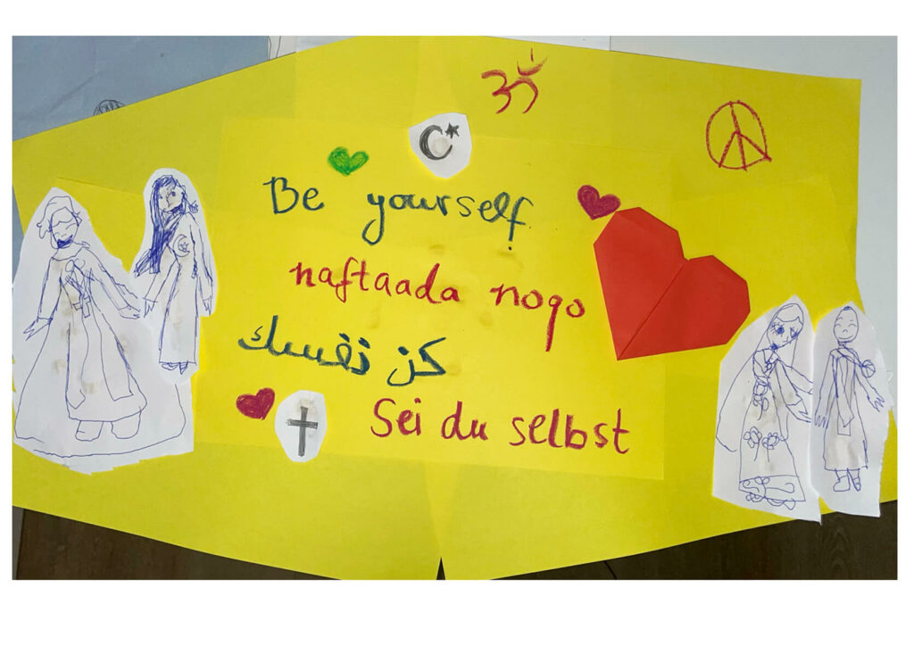 Bild mit Zeichnungen und den Worten "Sei du selbst" in verschiedenen Sprachen.